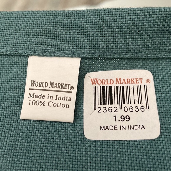 Pier 1 Imports - Set of 4 Napkins and World Market Set of 2 Napkins - Picture 9 of 9